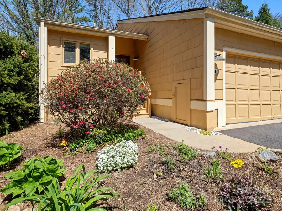 101 Beaver Ridge Road, Asheville, NC 28804 - Image #2