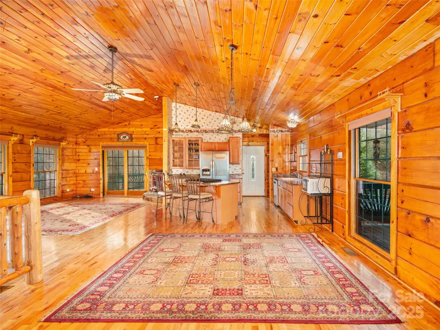 211 Cherry Hollow Road, Burnsville, NC 28714 - Image #3