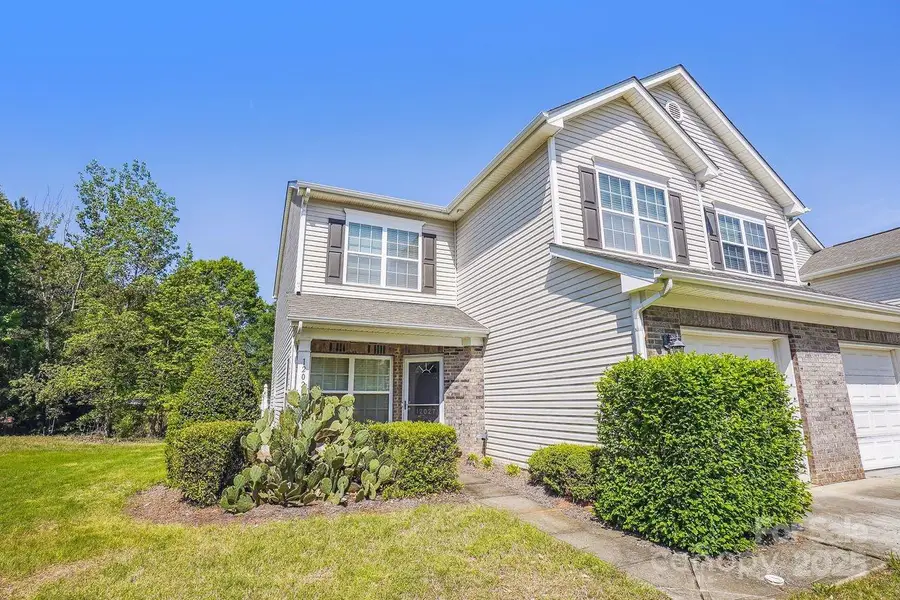 12027 Stratfield Place Circle, Pineville, NC 28134 - Image #2