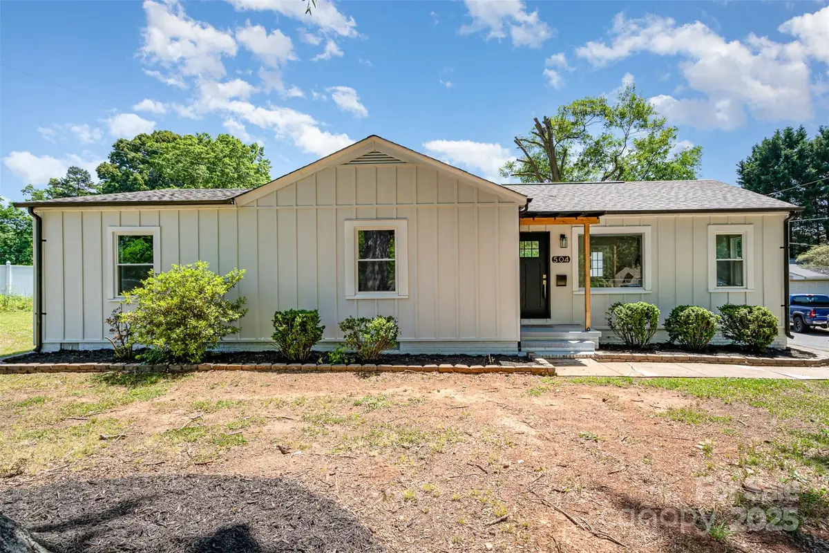 504 N Hawthorne Street, Mount Holly, NC 28120 - Image #1