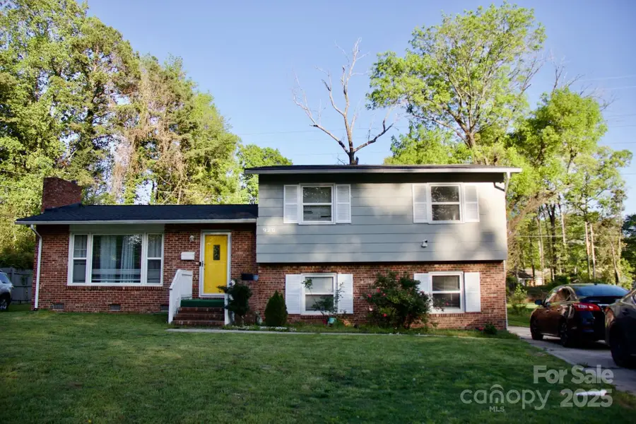 920 Squirrel Hill Road, Charlotte, NC 28213 - Image #2