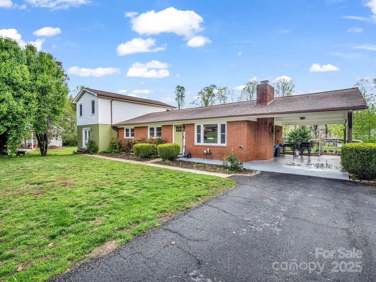 88 N Valley Street, Marion, NC 28752 - Image #1