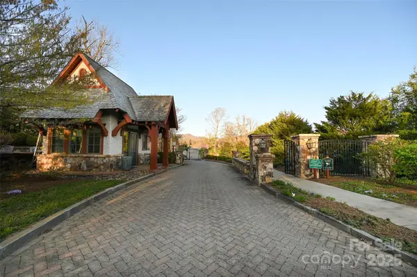 64 French Willow Drive, Asheville, NC 28804