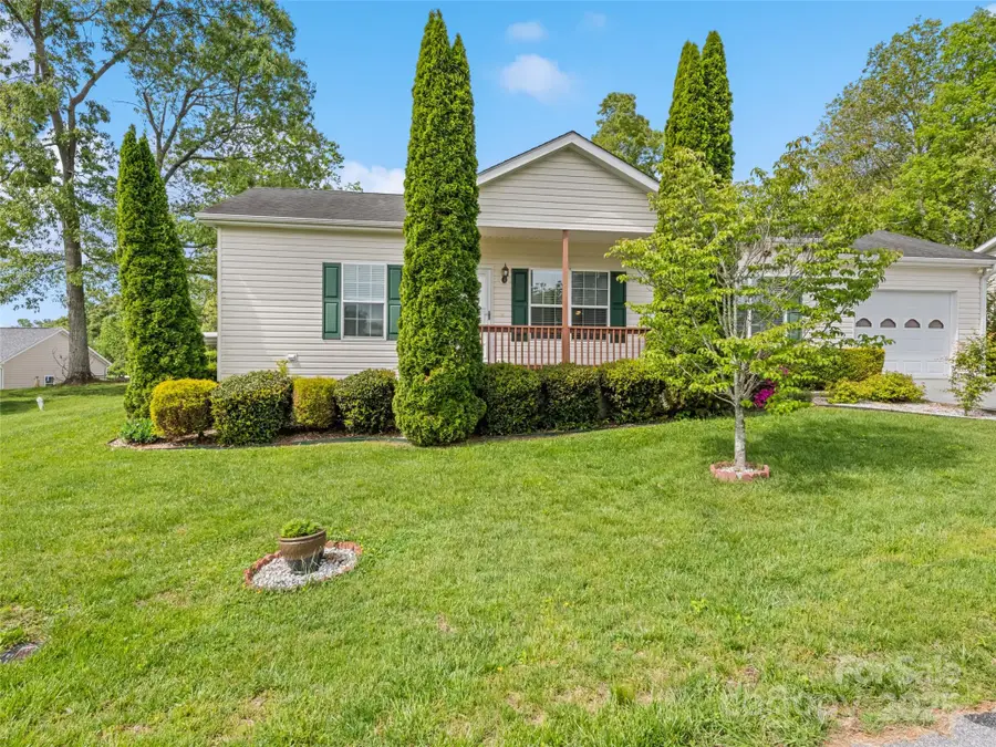 135 Middle Street, Hendersonville, NC 28792 - Image #2