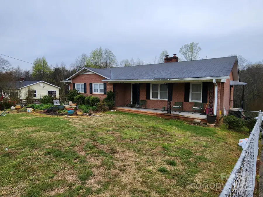 406 S Caldwell Avenue, Newton, NC 28658 - Image #2