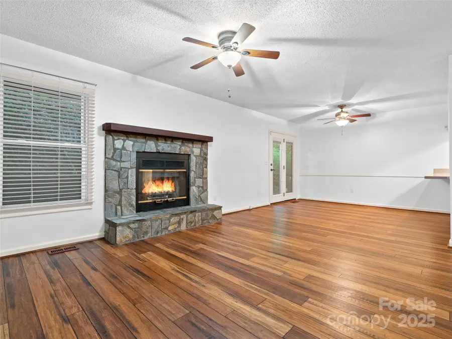 802 Parkway Vista Drive, Asheville, NC 28805 - Image #3
