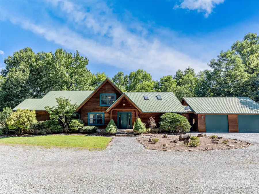 338 Fox Ridge Road, Lake Toxaway, NC 28747 - Image #2