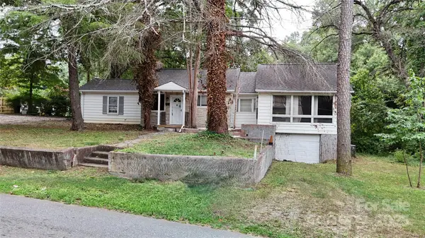 903 W Davidson Avenue, Gastonia, NC 28052