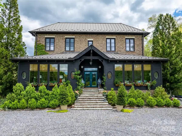 13084 Canada Road, Tuckasegee, NC 28783