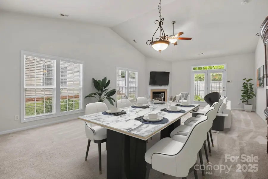 8313 Carob Tree Lane, Charlotte, NC 28215 - Image #2