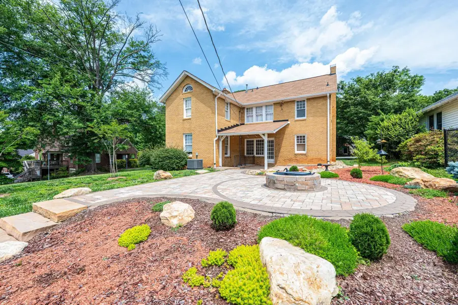 625 2nd Street Ne, Hickory, NC 28601 - Image #2