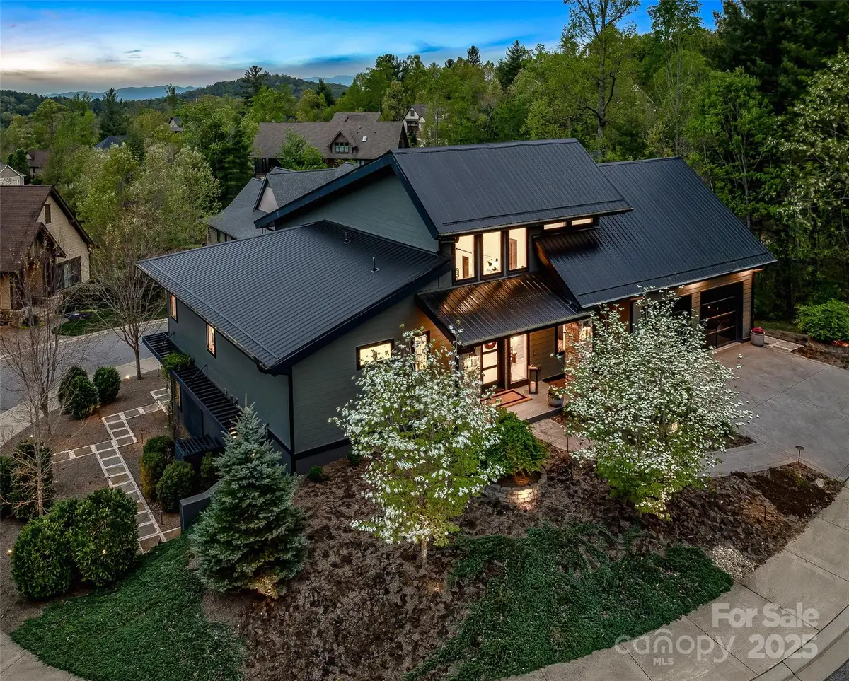 11 Bayonne Trail, Asheville, NC 28804 - Image #1