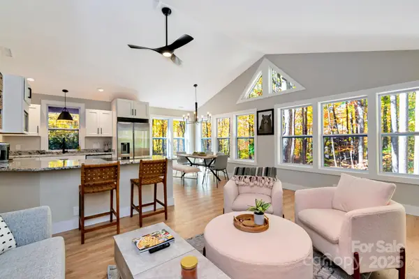 100 Spicewood Lane, Beech Mountain, NC 28604