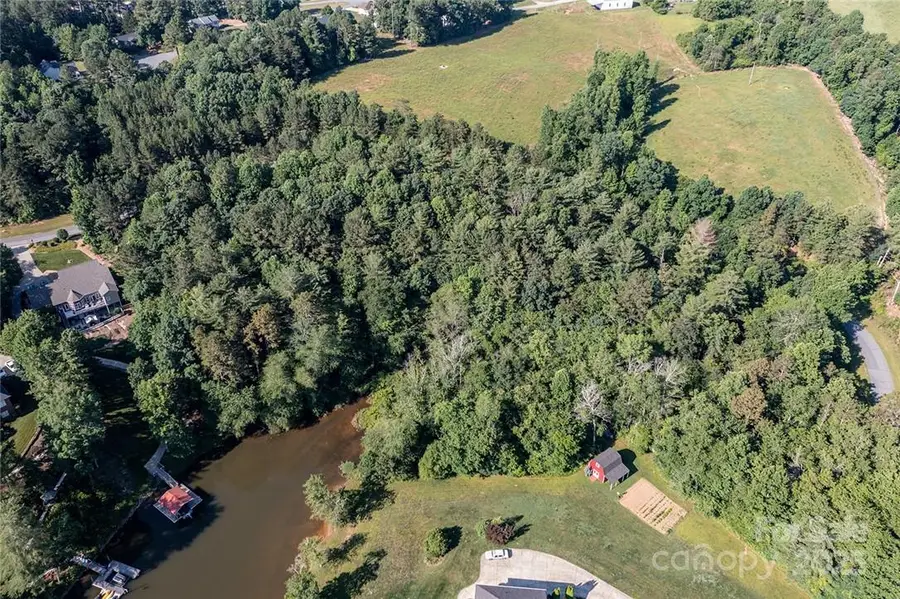 4852 Rio De Luna Drive #31,32, & 33, Hickory, NC 28601 - Image #3