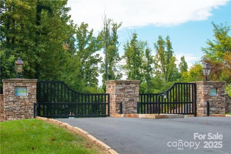 17 Franklin Trace Drive #17, Asheville, NC 28804 - Image #2