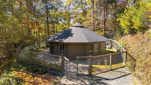 16 Caddis Court, Marshall, NC 28753