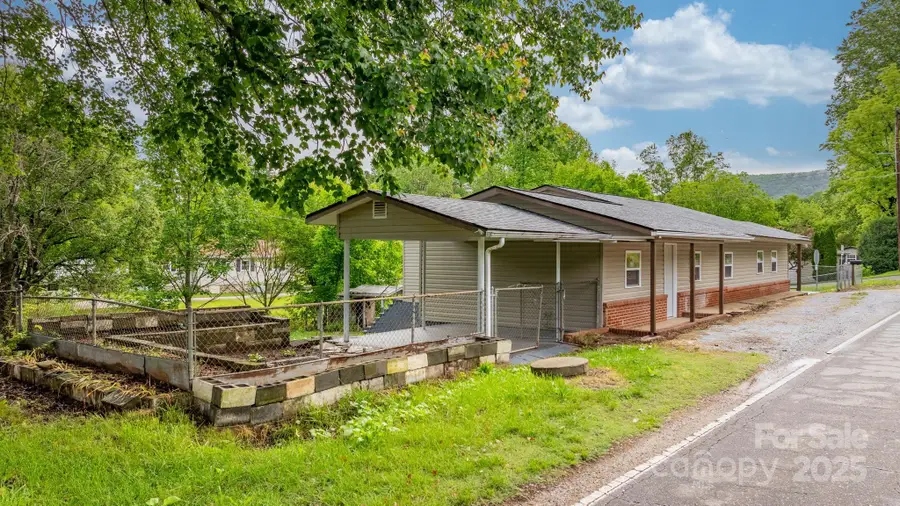 281 Glenwood Drive, Marion, NC 28752 - Image #3