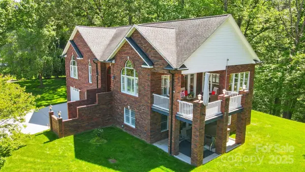 221 Grayrock Drive, Statesville, NC 28677