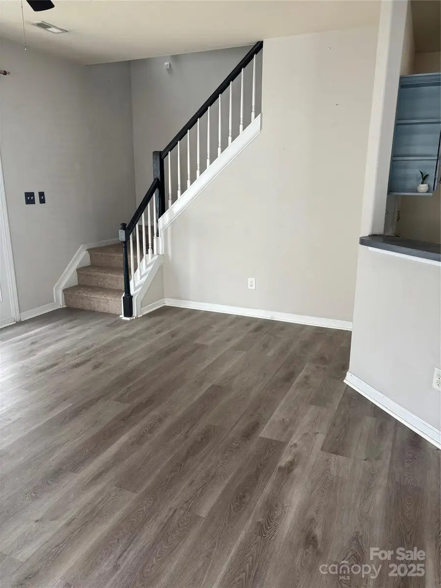 8259 Carob Tree Lane, Charlotte, NC 28215 - Image #2