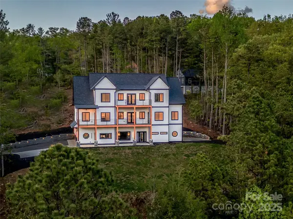 74 Jeranna Road, Mills River, NC 28759