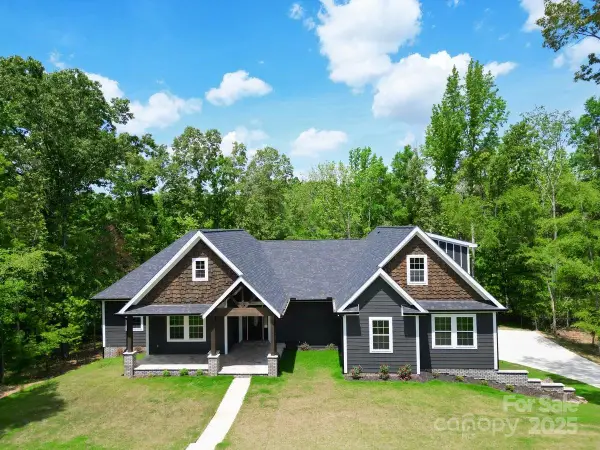 2694 Woodcrest Drive Sw, Concord, NC 28027