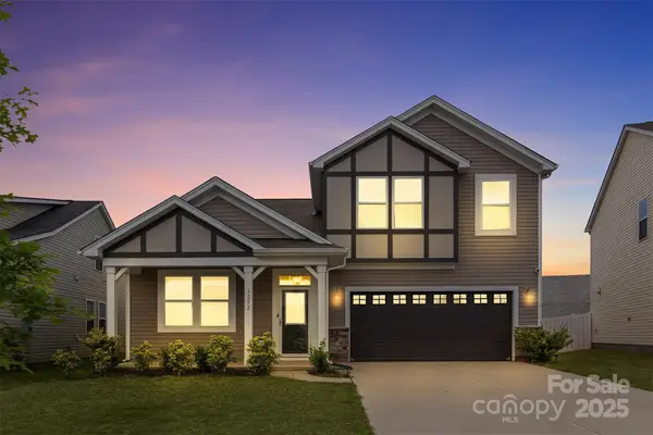 3252 Cheyney Park Drive, Charlotte, NC 28269