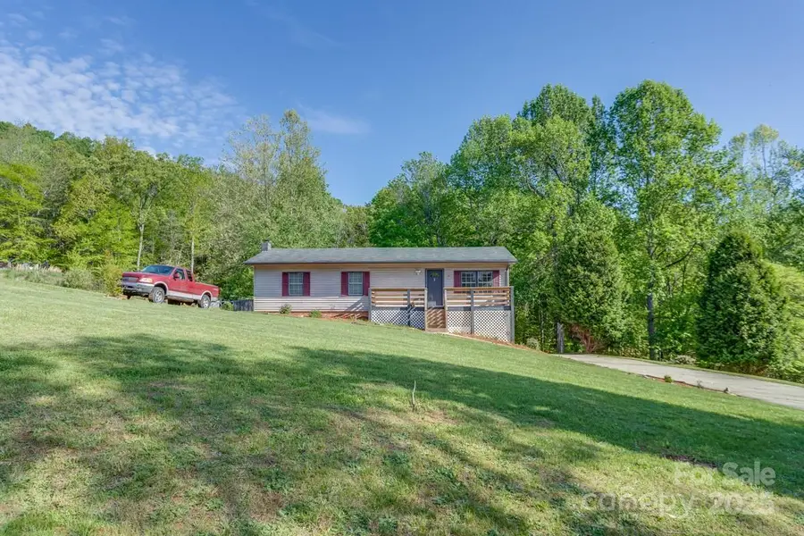 54 Mcintosh Lane, Candler, NC 28715 - Image #2