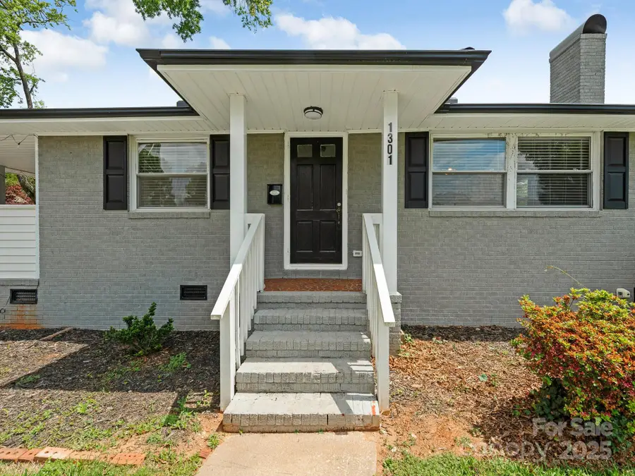 1301 S Kings Drive, Charlotte, NC 28207 - Image #2