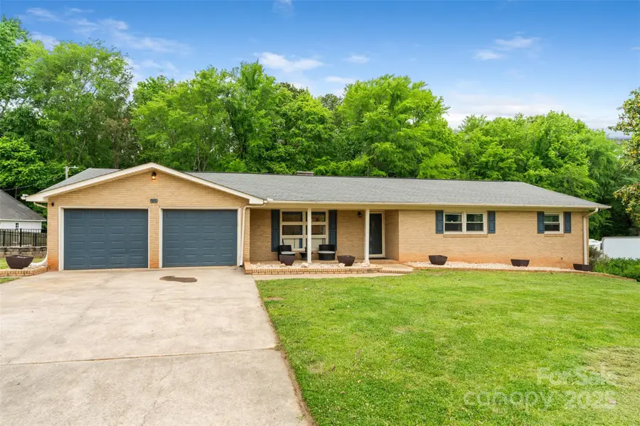 213 Lakeview Drive, Harrisburg, NC 28075 - Image #3