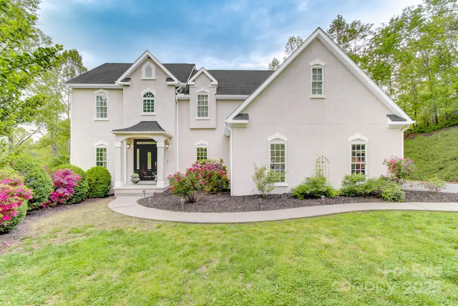 208 Bragg Court, Hendersonville, NC 28792 - Image #2