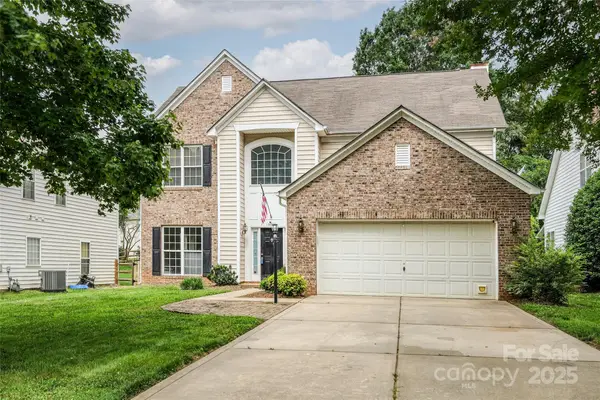 16017 Woodcote Drive, Huntersville, NC 28078