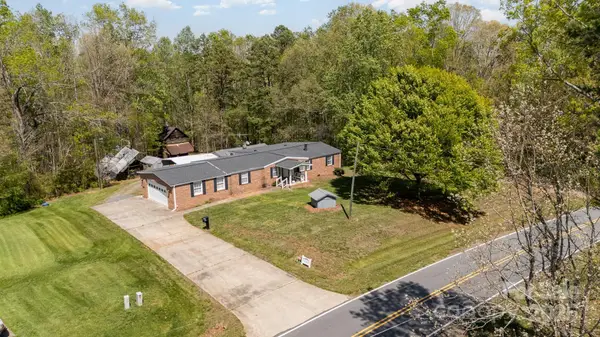 5013 Friendship Circle Road, East Bend, NC 27018