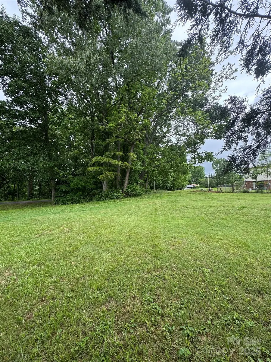 827 Flint Drive, Statesville, NC 28677 - Image #3