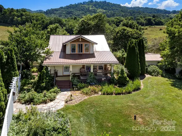 10 Gardening Frog Trail, Waynesville, NC 28785