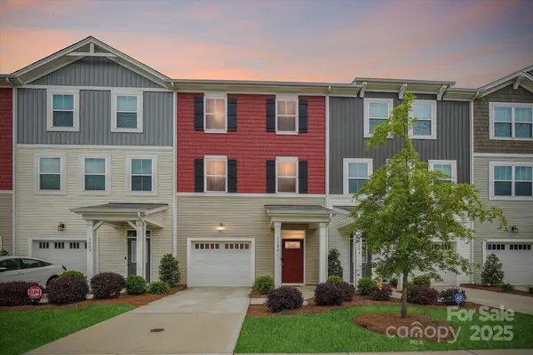 1206 Keydet Drive, Charlotte, NC 28216