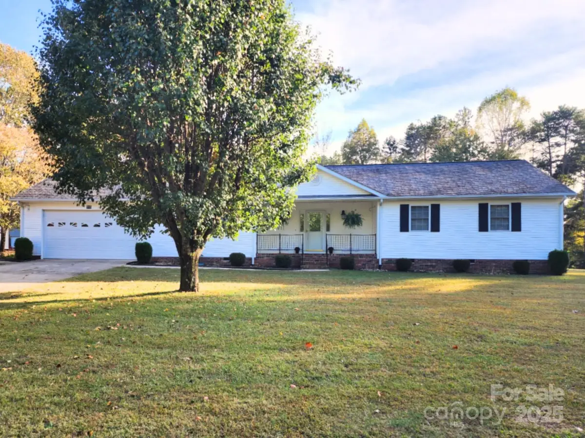 115 Three Oaks Lane, Statesville, NC 28677 - Image #1