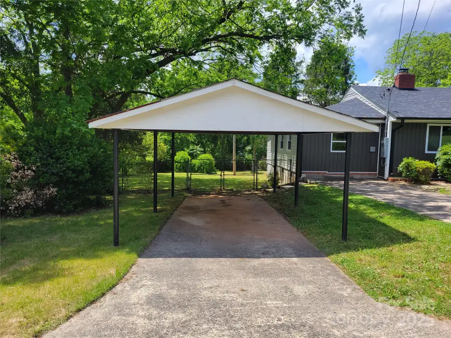 423 S Rhyne Street, Dallas, NC 28034 - Image #2