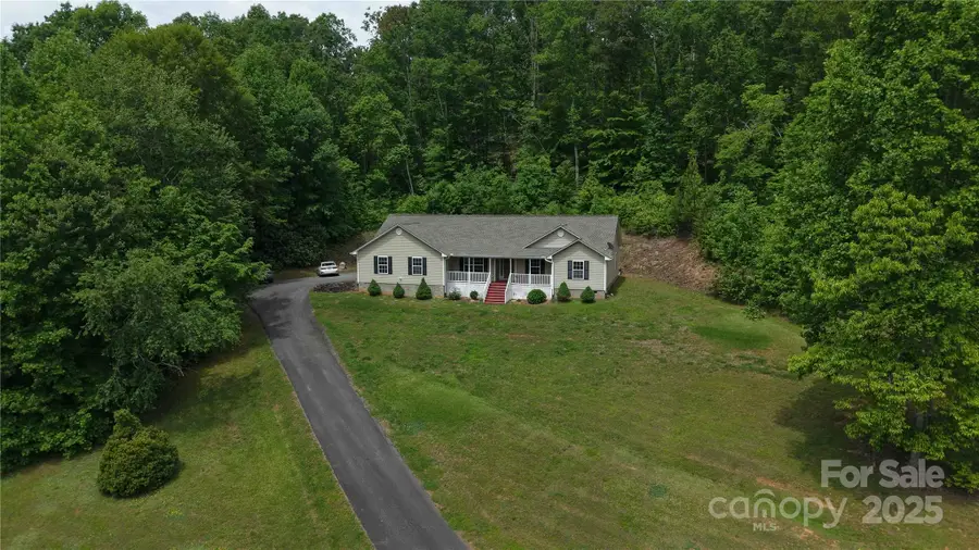 207 Lakeview Drive, Marion, NC 28752 - Image #2