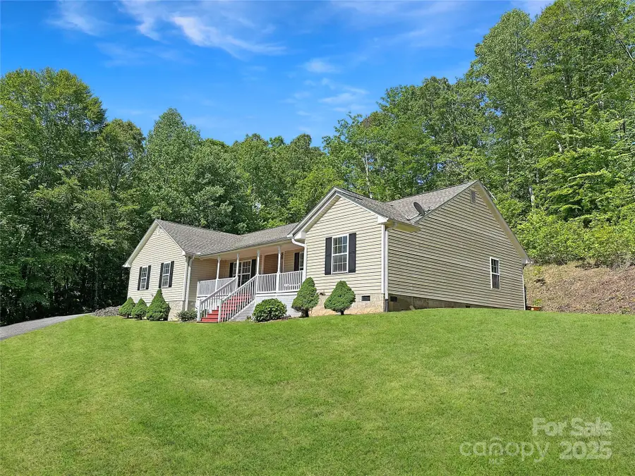 207 Lakeview Drive, Marion, NC 28752 - Image #3