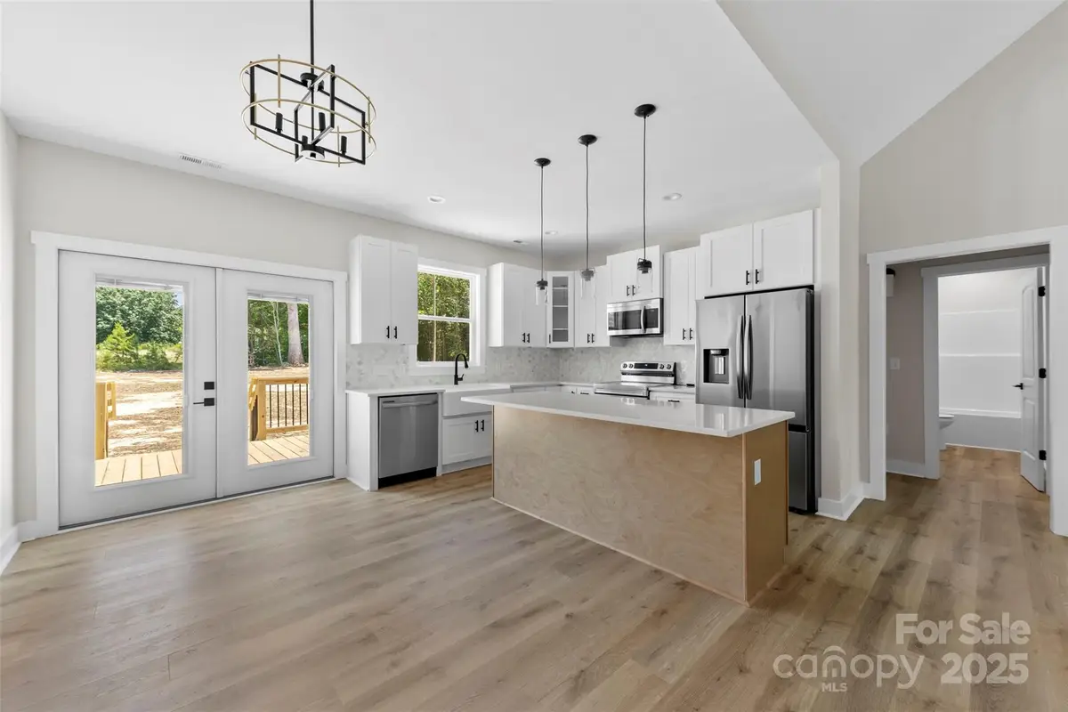 105 Darvee Road, Blacksburg, SC 29702 - Image #1