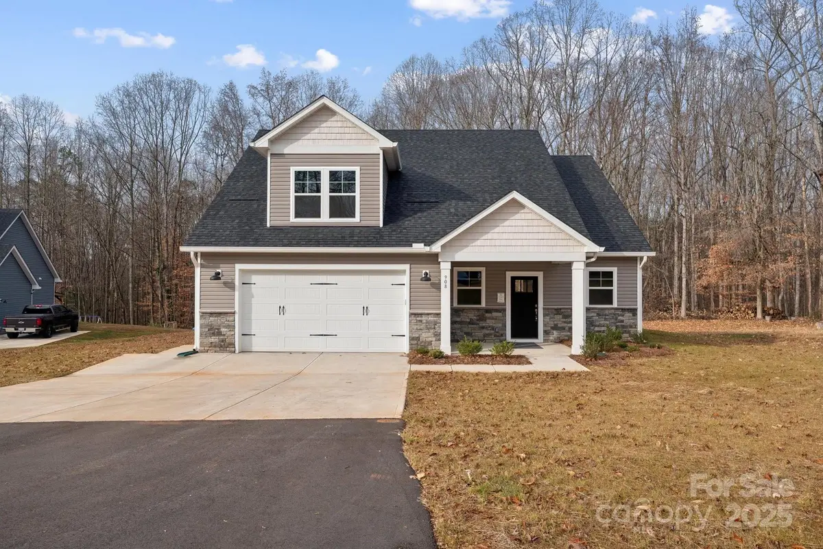 908 Westminster Drive, Statesville, NC 28677 - Image #1