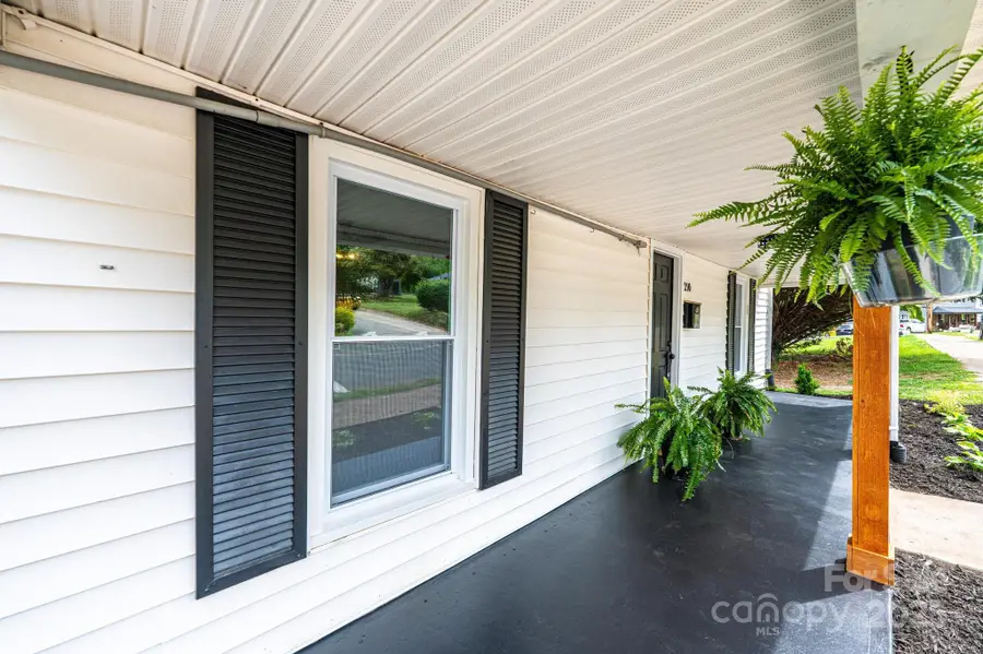 210 W 15th Street, Newton, NC 28658 - Image #2