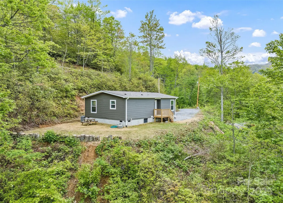 328 Mountain Lion Trail, Maggie Valley, NC 28751 - #1