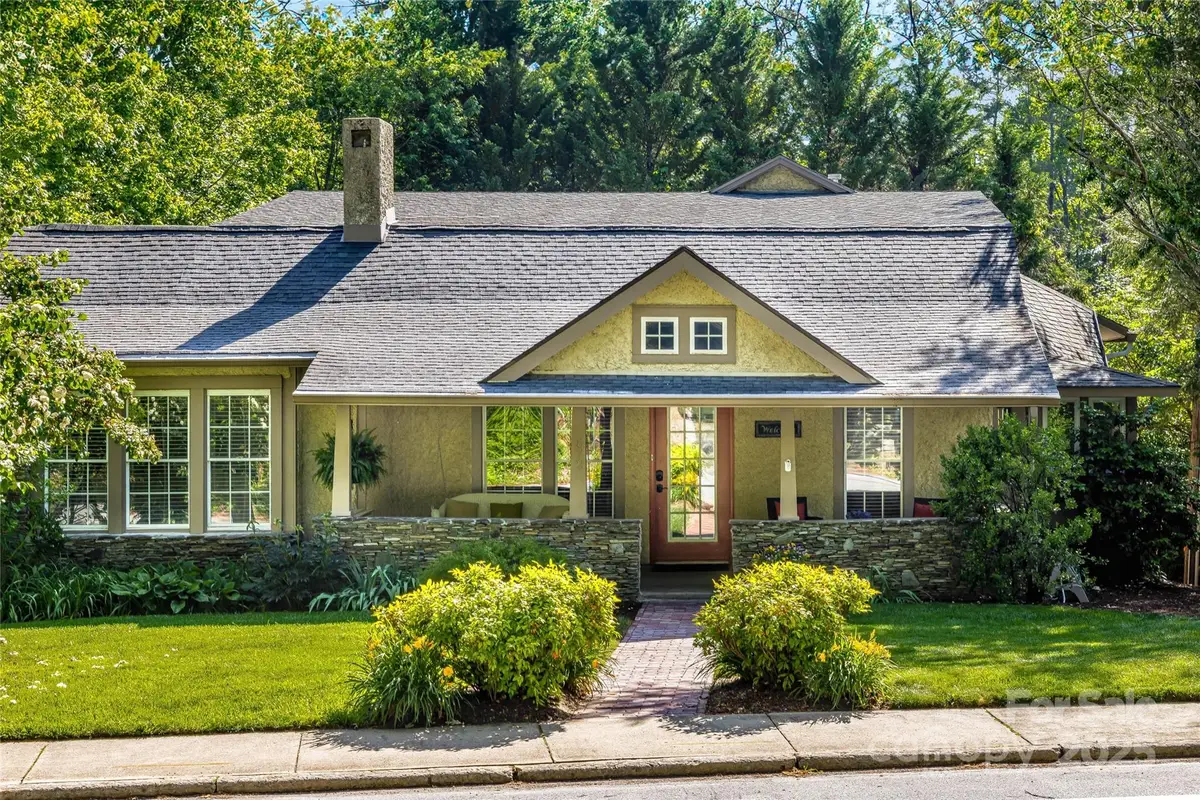 672 Blythe Street, Hendersonville, NC 28739 - #1