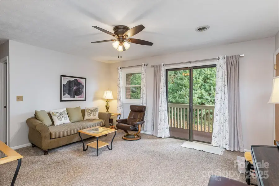 103 Oakwood Place #Unit 4, Hendersonville, NC 28792 - Image #2