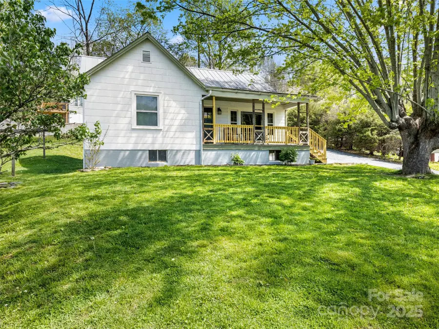 377 Cabin Road, Spruce Pine, NC 28777 - Image #2