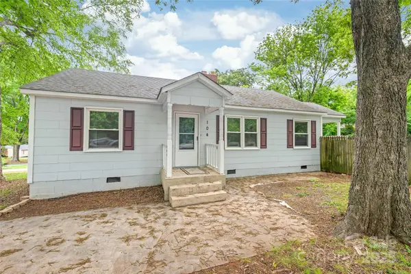 104 Willetta Drive, Charlotte, NC 28217