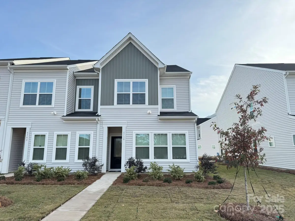 4738 Lakeview Road N #16, Charlotte, NC 28216 - Image #1