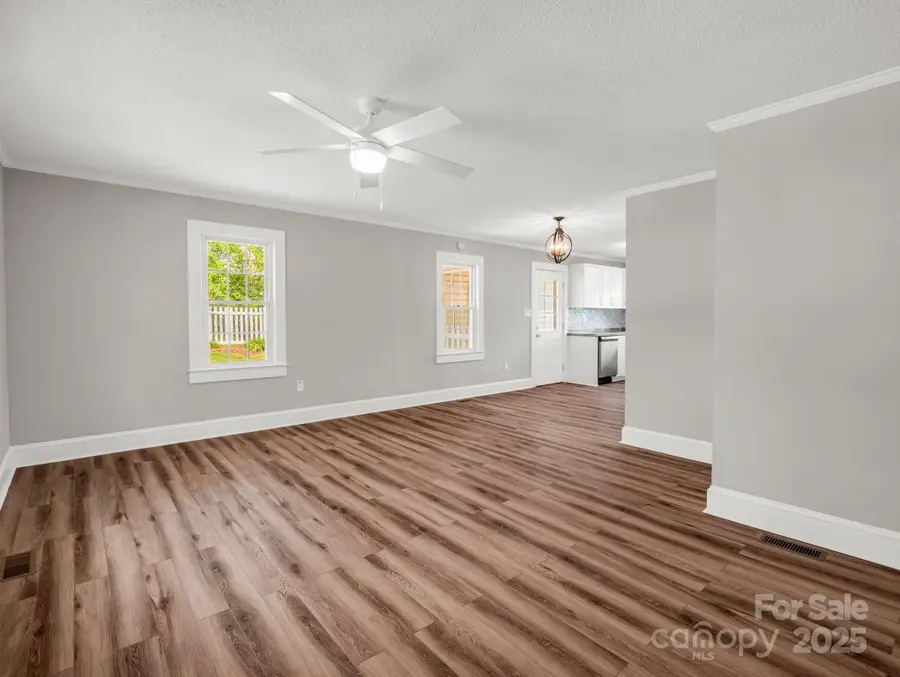 411 W Sycamore Street, Lincolnton, NC 28092 - Image #3
