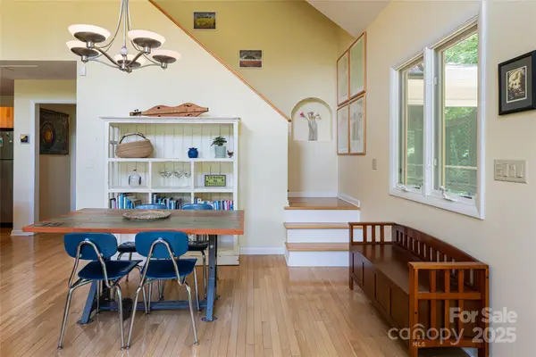 70 Crabapple Lane, Asheville, NC 28804